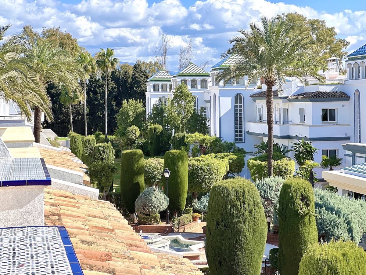 Ático de 3 habitaciones en Estepona en venta con piscina - 1.150.000 € (Ref: 9540522)