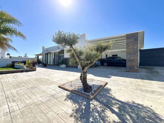 3 makuuhuone Maalaistalo myytävänä paikassa Centro, Estepona - 1 150 000 € (Ref: 9540524)