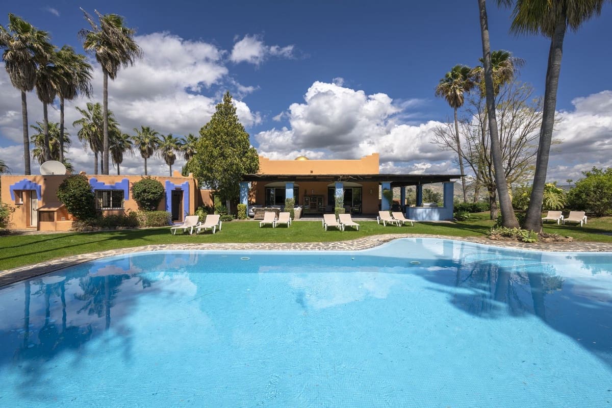 Finca/Casa Rural de 9 habitaciones en Alhaurín el Grande en venta con piscina - 1.150.000 € (Ref: 9540525)