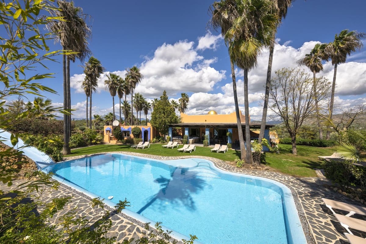 Finca/Casa Rural de 9 habitaciones en Alhaurín el Grande en venta con piscina - 1.150.000 € (Ref: 9540525)