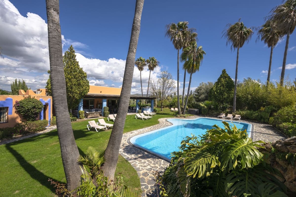 Finca/Casa Rural de 9 habitaciones en Alhaurín el Grande en venta con piscina - 1.150.000 € (Ref: 9540525)