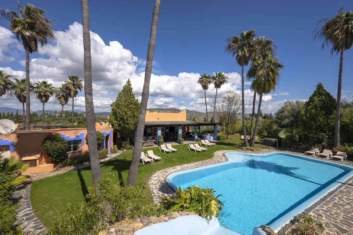 Finca/Casa Rural de 9 habitaciones en Alhaurín el Grande en venta con piscina - 1.150.000 € (Ref: 9540525)