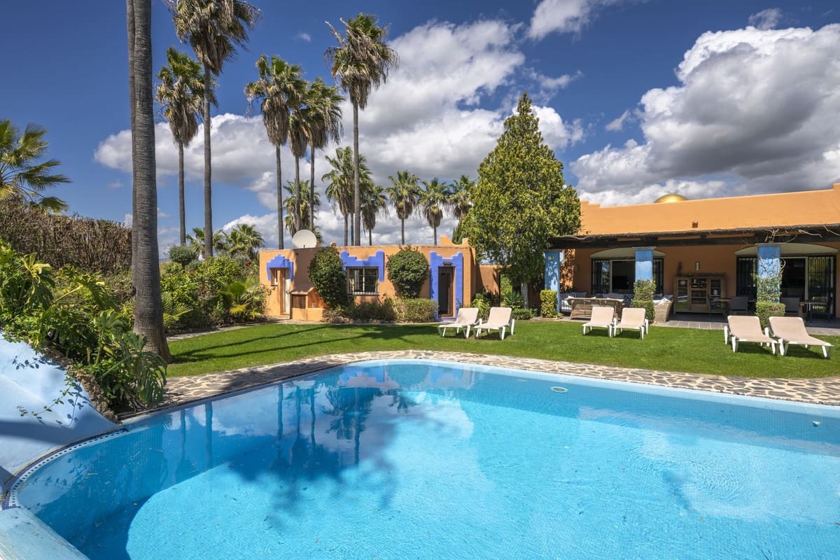 Finca/Casa Rural de 9 habitaciones en Alhaurín el Grande en venta con piscina - 1.150.000 € (Ref: 9540525)