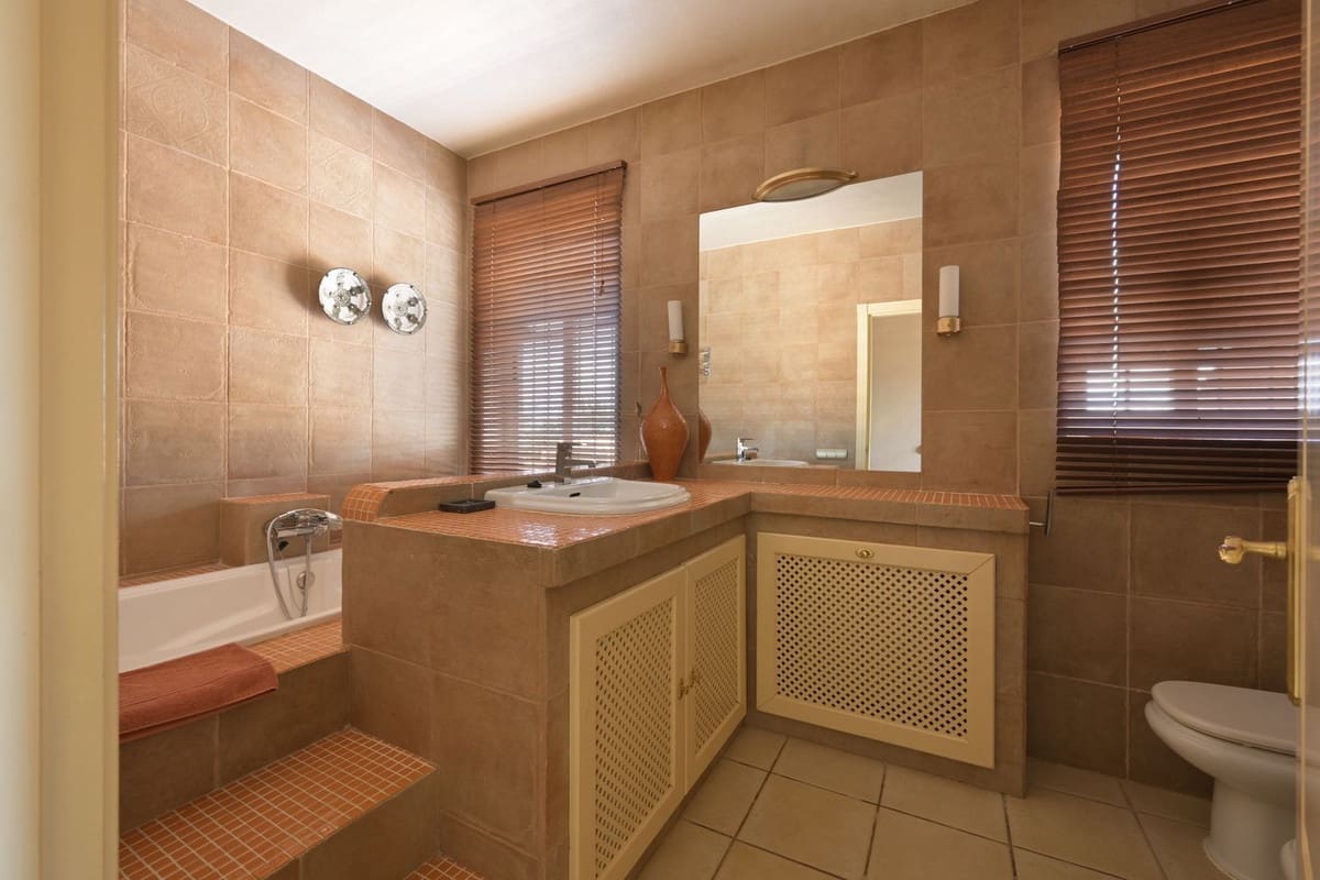 Finca/Casa Rural de 9 habitaciones en Alhaurín el Grande en venta con piscina - 1.150.000 € (Ref: 9540525)