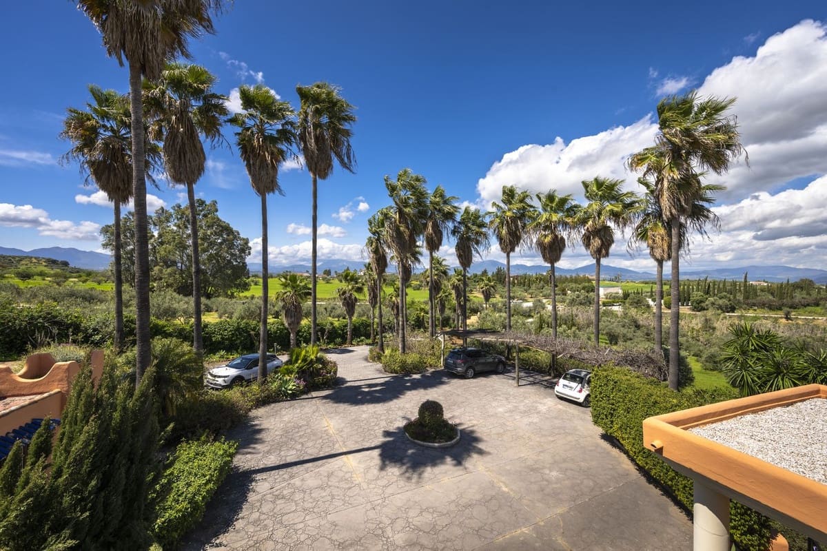 Finca/Casa Rural de 9 habitaciones en Alhaurín el Grande en venta con piscina - 1.150.000 € (Ref: 9540525)