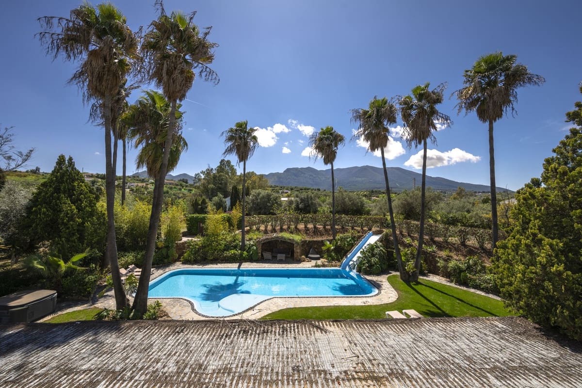 Finca/Casa Rural de 9 habitaciones en Alhaurín el Grande en venta con piscina - 1.150.000 € (Ref: 9540525)