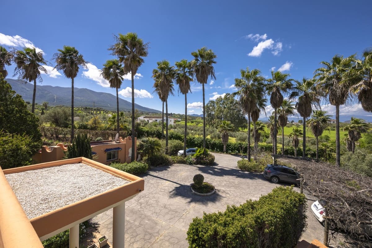 Finca/Casa Rural de 9 habitaciones en Alhaurín el Grande en venta con piscina - 1.150.000 € (Ref: 9540525)