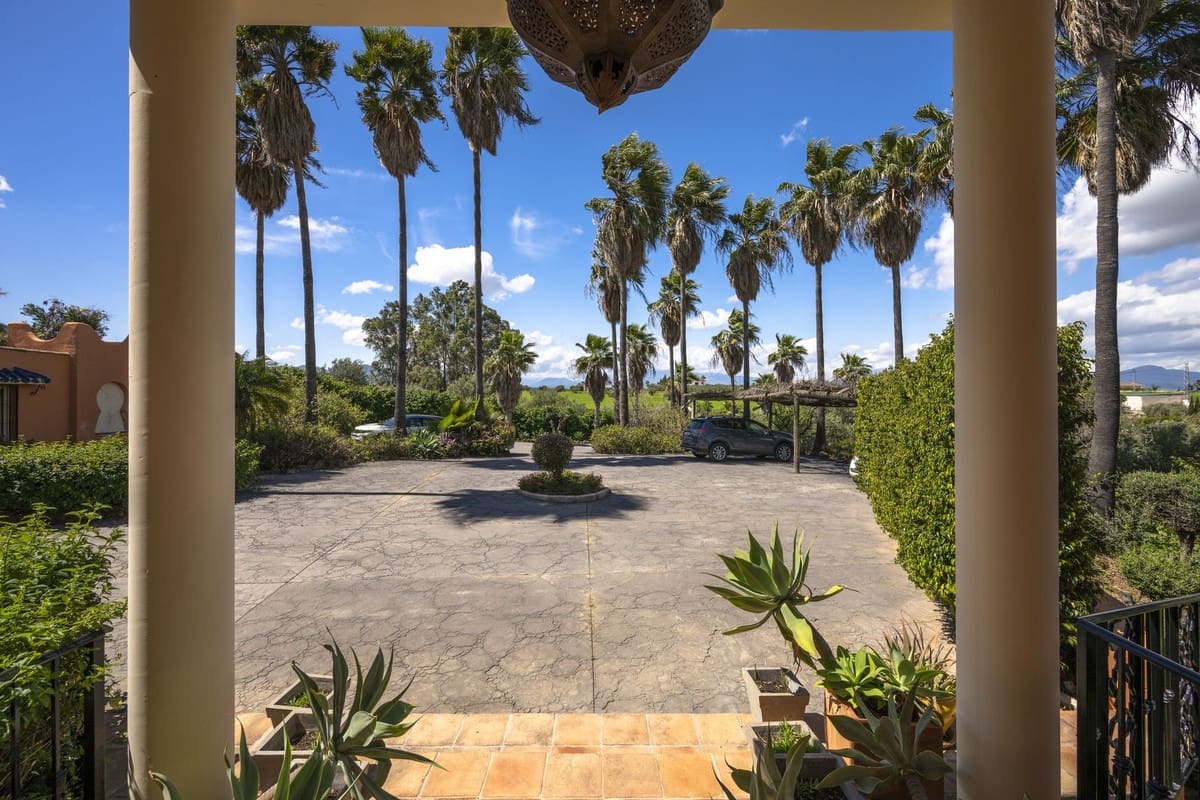 Finca/Casa Rural de 9 habitaciones en Alhaurín el Grande en venta con piscina - 1.150.000 € (Ref: 9540525)