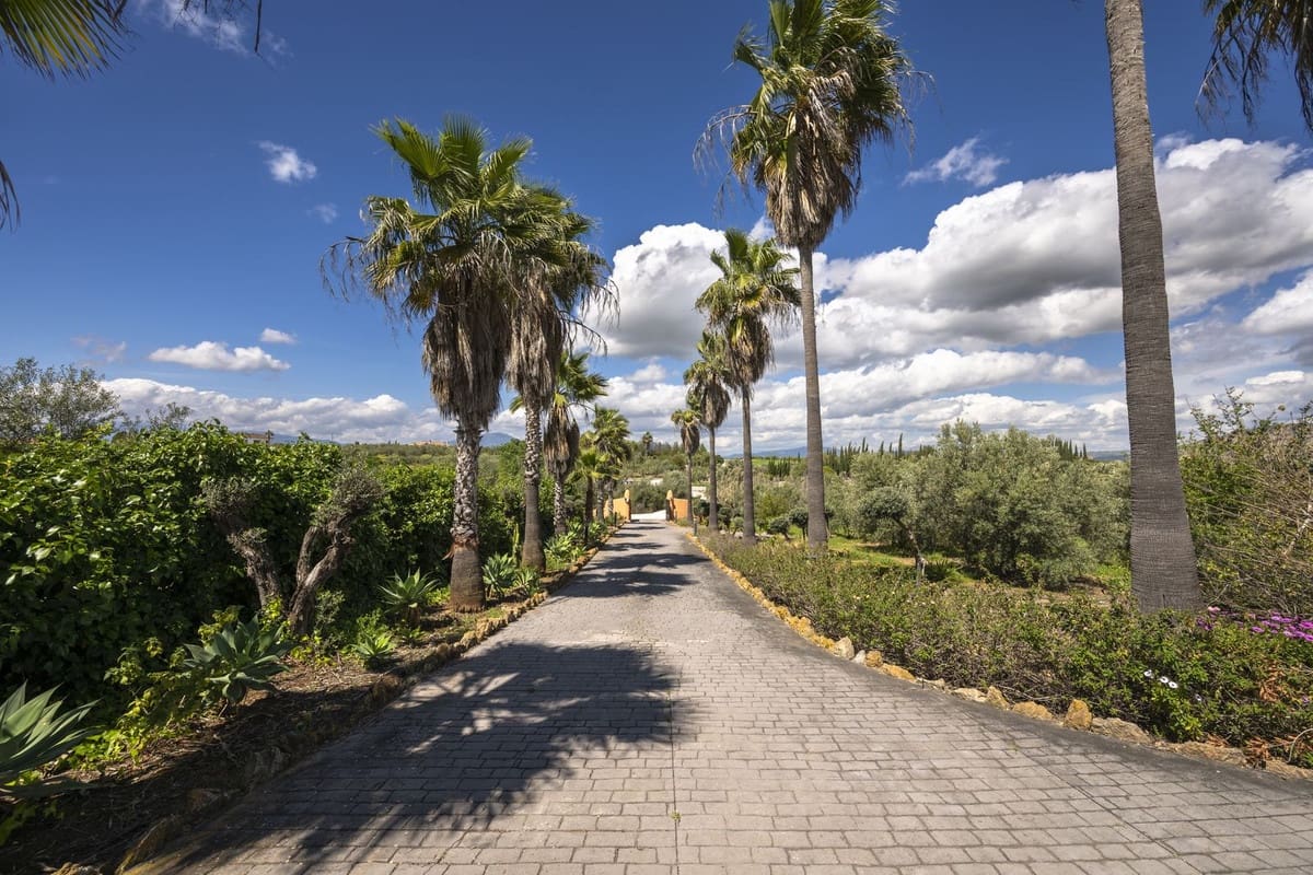 Finca/Casa Rural de 9 habitaciones en Alhaurín el Grande en venta con piscina - 1.150.000 € (Ref: 9540525)