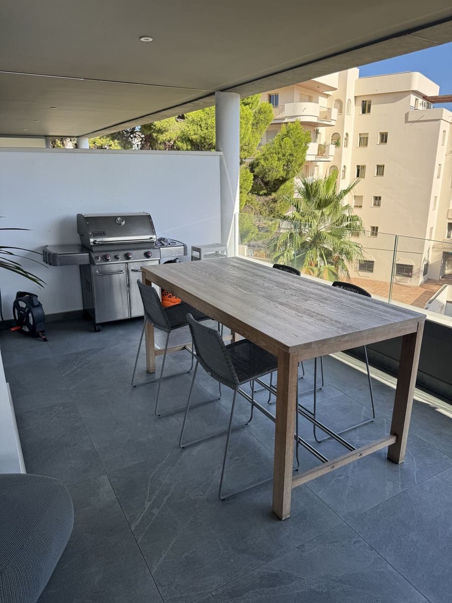 3 soverom Penthouse til salgs i Nueva Andalucia med svømmebasseng garasje - € 1 195 000 (Ref: 9540528)