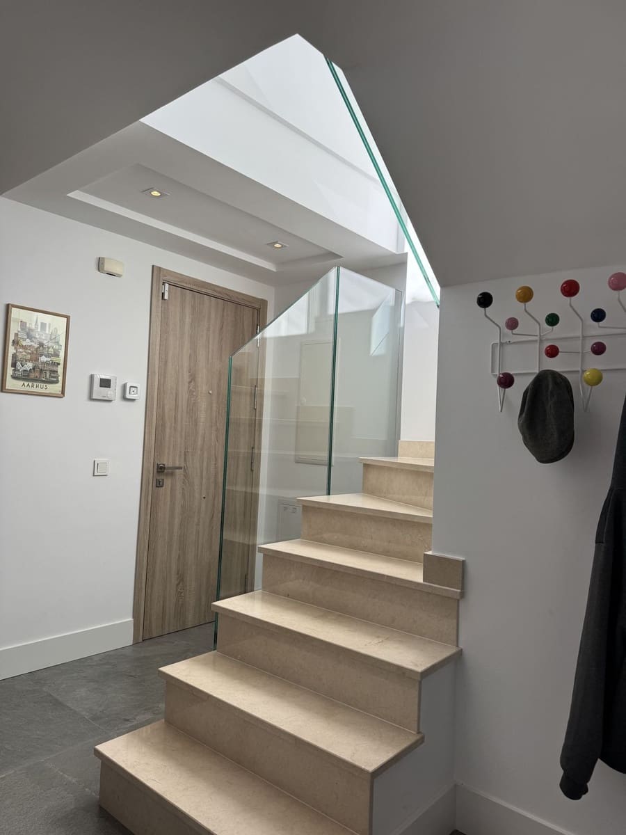 3 soverom Penthouse til salgs i Nueva Andalucia med svømmebasseng garasje - € 1 195 000 (Ref: 9540528)