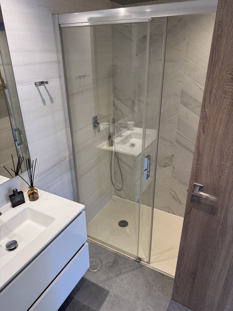 3 soverom Penthouse til salgs i Nueva Andalucia med svømmebasseng garasje - € 1 195 000 (Ref: 9540528)