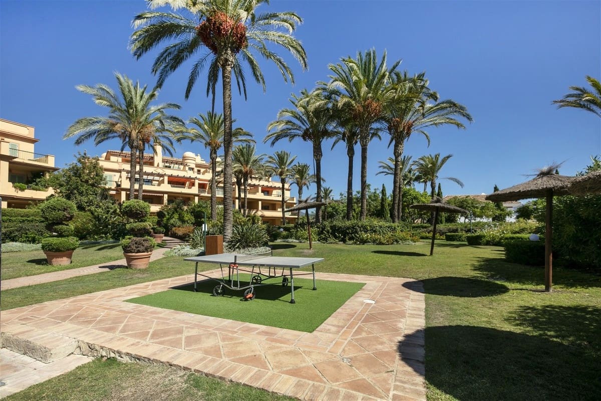 4 soveværelse Penthouse til salg i Los Flamingos med swimmingpool - € 1.195.000 (Ref: 9540530)