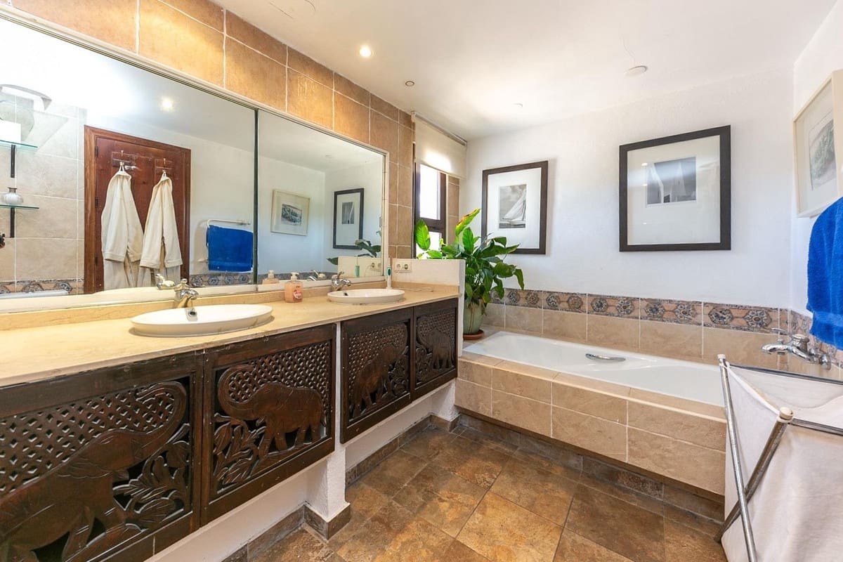 6 sypialnia Finka/Dom wiejski na sprzedaż w Mijas z basenem - 1 195 000 € (Ref: 9540531)