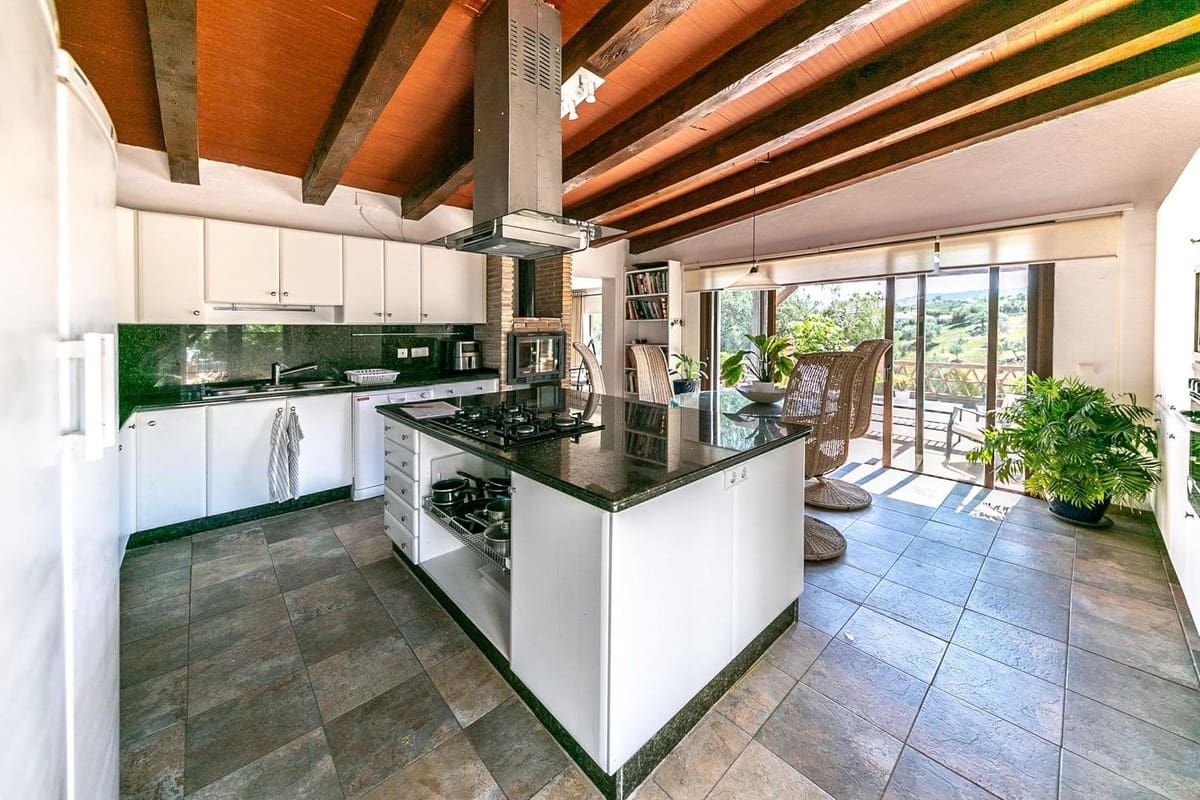 6 sypialnia Finka/Dom wiejski na sprzedaż w Mijas z basenem - 1 195 000 € (Ref: 9540531)