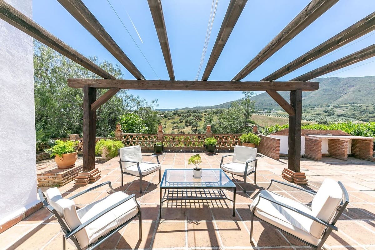 6 sypialnia Finka/Dom wiejski na sprzedaż w Mijas z basenem - 1 195 000 € (Ref: 9540531)