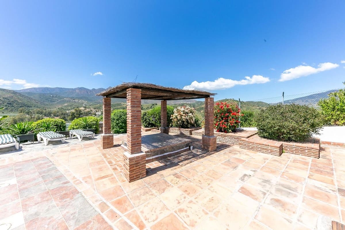6 sypialnia Finka/Dom wiejski na sprzedaż w Mijas z basenem - 1 195 000 € (Ref: 9540531)