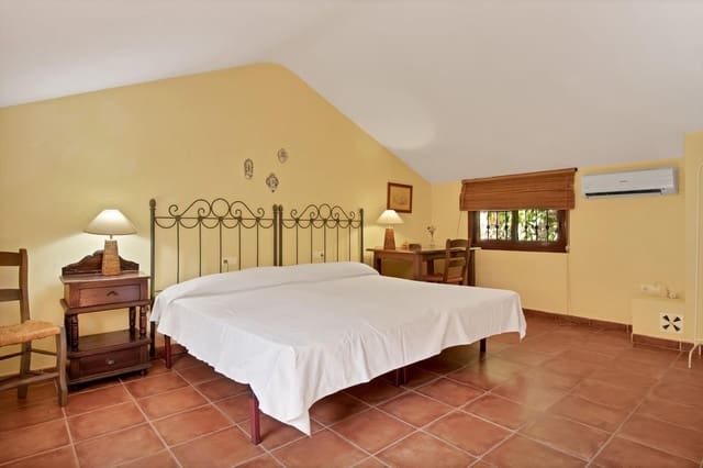 3 quarto Quinta/Casa Rural para venda em Ojen com piscina - 1 198 000 € (Ref: 9540532)