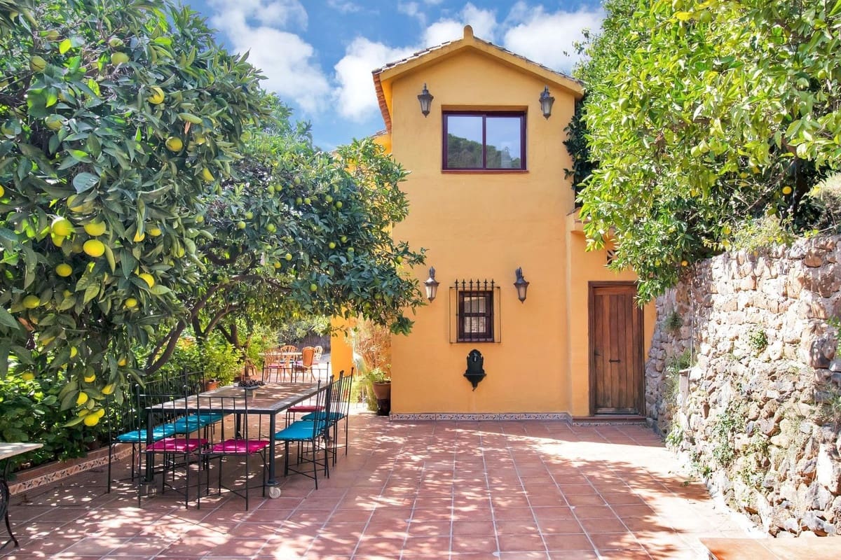 3 sypialnia Finka/Dom wiejski na sprzedaż w Ojen z basenem - 1 198 000 € (Ref: 9540532)