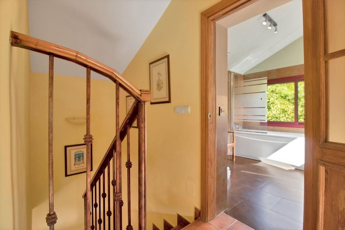 3 sypialnia Finka/Dom wiejski na sprzedaż w Ojen z basenem - 1 198 000 € (Ref: 9540532)