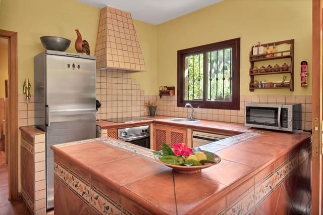 3 quarto Quinta/Casa Rural para venda em Ojen com piscina - 1 198 000 € (Ref: 9540532)