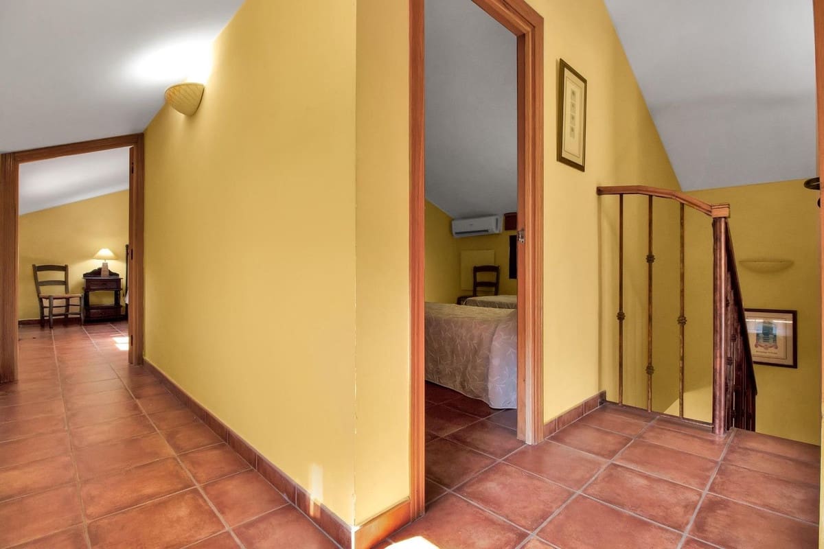 3 sypialnia Finka/Dom wiejski na sprzedaż w Ojen z basenem - 1 198 000 € (Ref: 9540532)