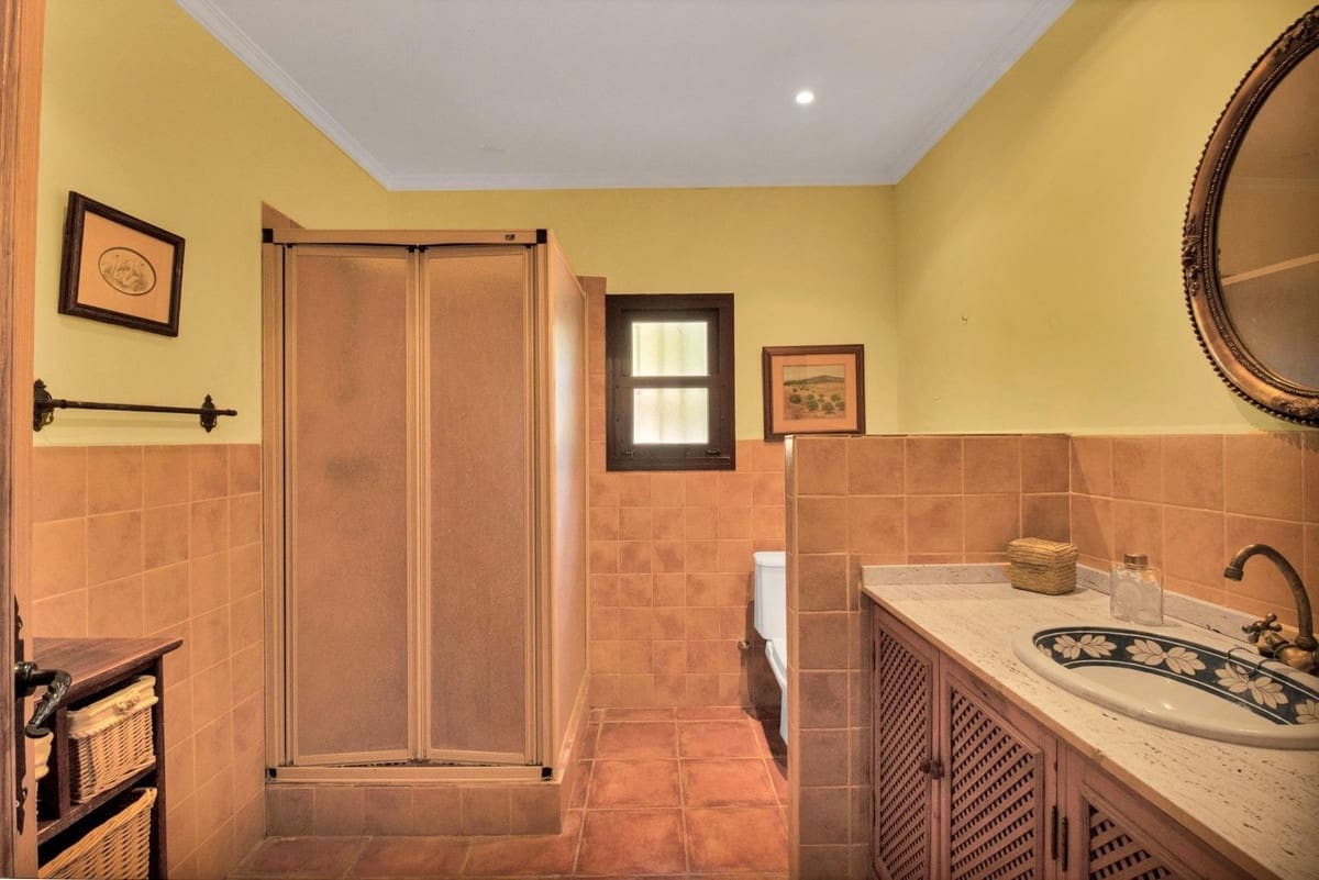 3 sypialnia Finka/Dom wiejski na sprzedaż w Ojen z basenem - 1 198 000 € (Ref: 9540532)