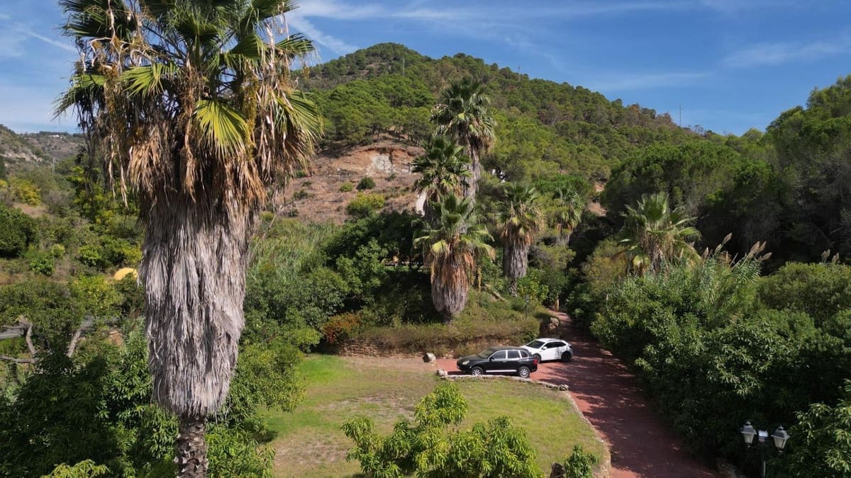 3 sypialnia Finka/Dom wiejski na sprzedaż w Ojen z basenem - 1 198 000 € (Ref: 9540532)