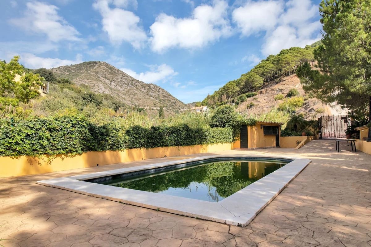 3 sypialnia Finka/Dom wiejski na sprzedaż w Ojen z basenem - 1 198 000 € (Ref: 9540532)