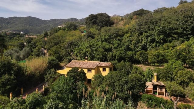 3 soveværelse Finca/Landehus til salg i Ojen med swimmingpool - € 998.000 (Ref: 9540532)