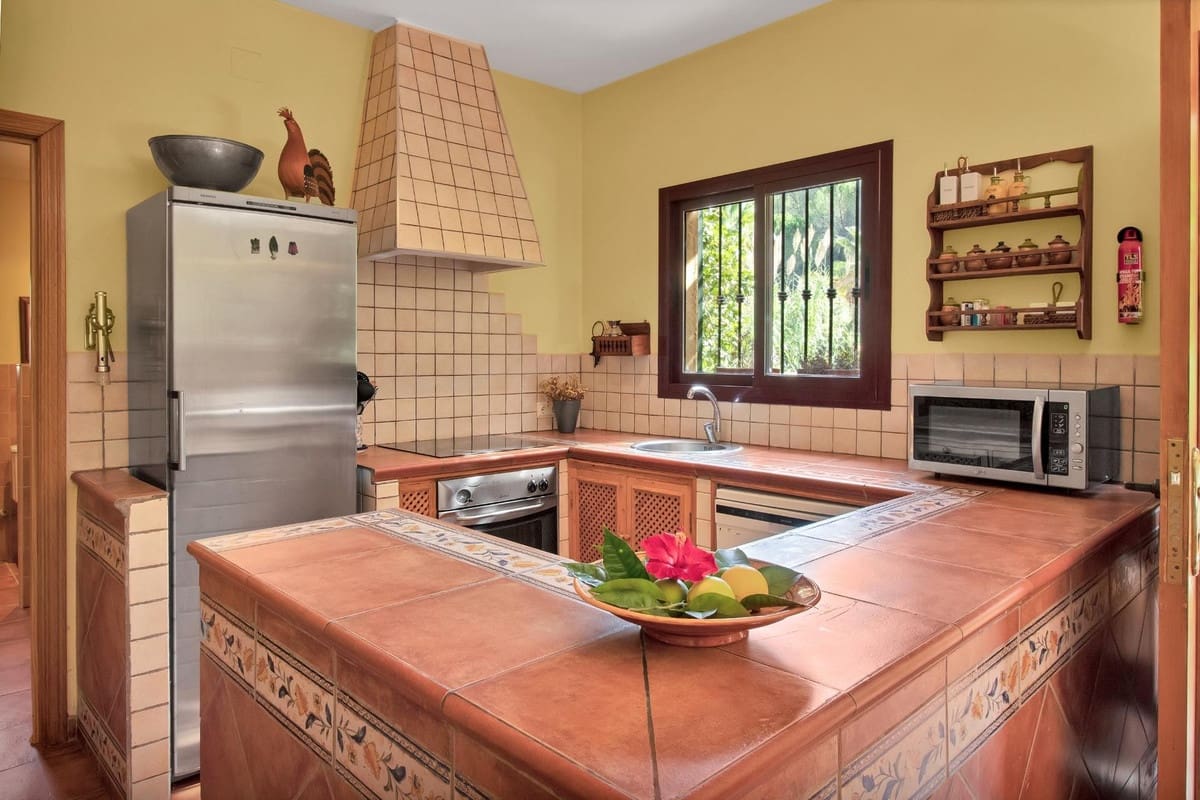 3 bedroom Finca/Country House for sale in Ojen with pool - € 998,000 (Ref: 9540532)