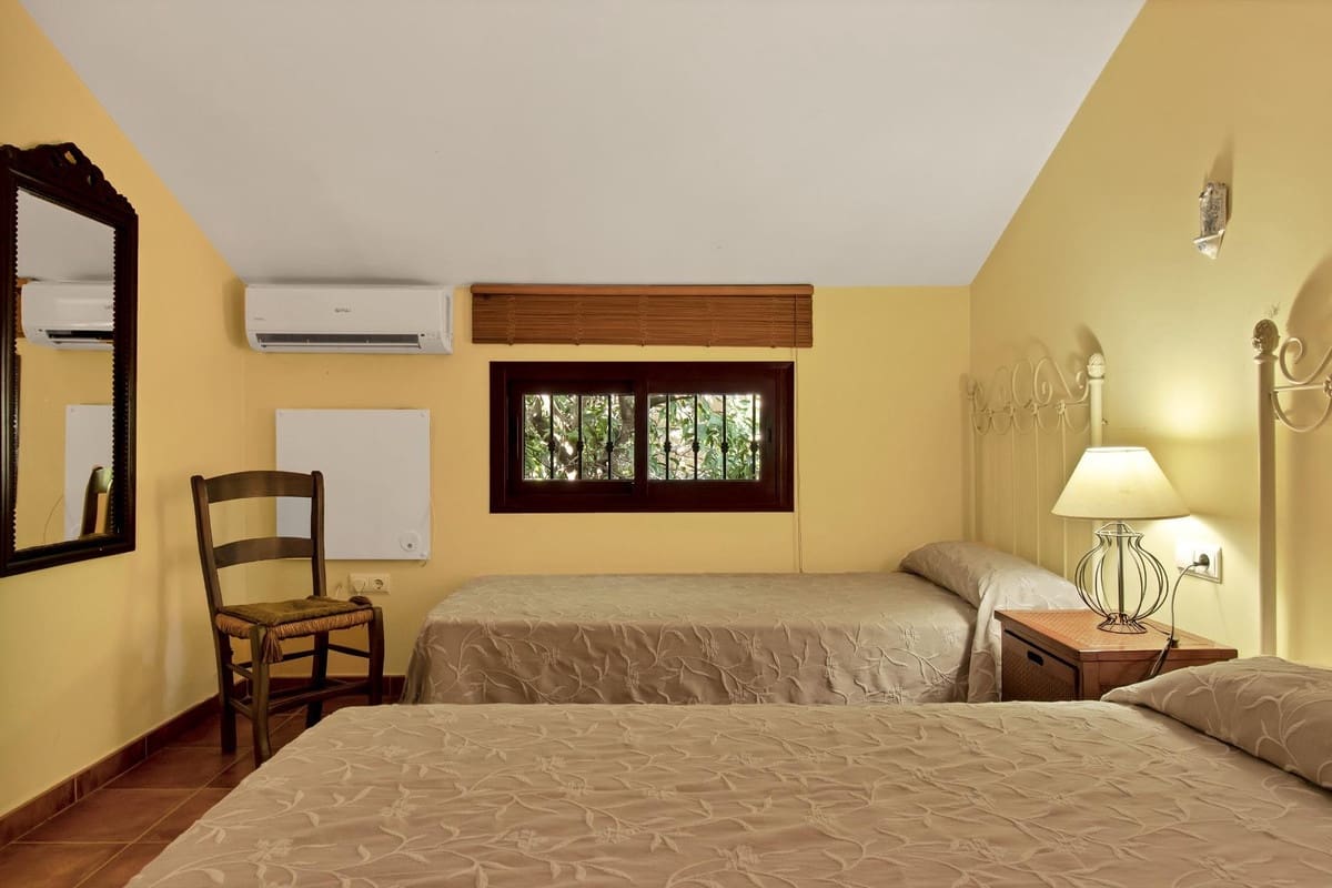 3 bedroom Finca/Country House for sale in Ojen with pool - € 998,000 (Ref: 9540532)