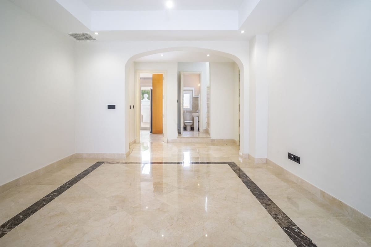 2 chambre Penthouse à vendre à Marbella avec piscine garage - 1 240 000 € (Ref: 9540534)