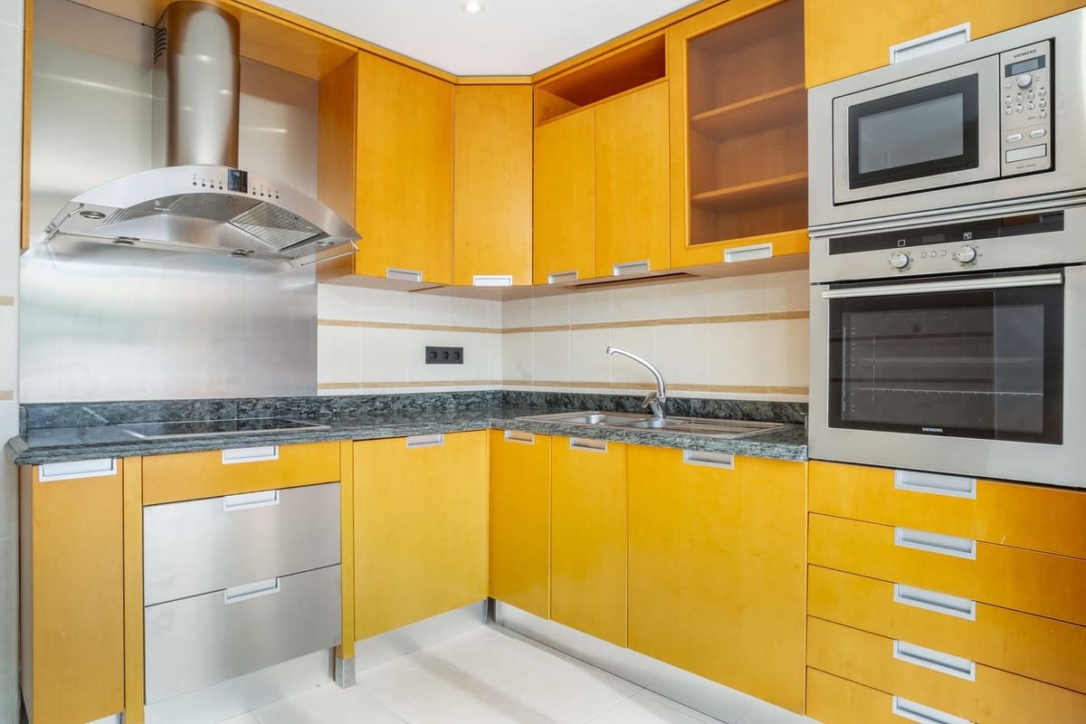 2 chambre Penthouse à vendre à Marbella avec piscine garage - 1 240 000 € (Ref: 9540534)