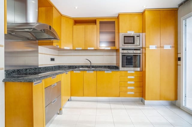 2 chambre Penthouse à vendre à Marbella avec piscine garage - 1 240 000 € (Ref: 9540534)