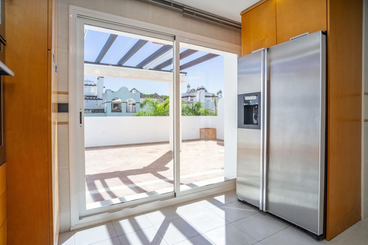 2 chambre Penthouse à vendre à Marbella avec piscine garage - 1 240 000 € (Ref: 9540534)