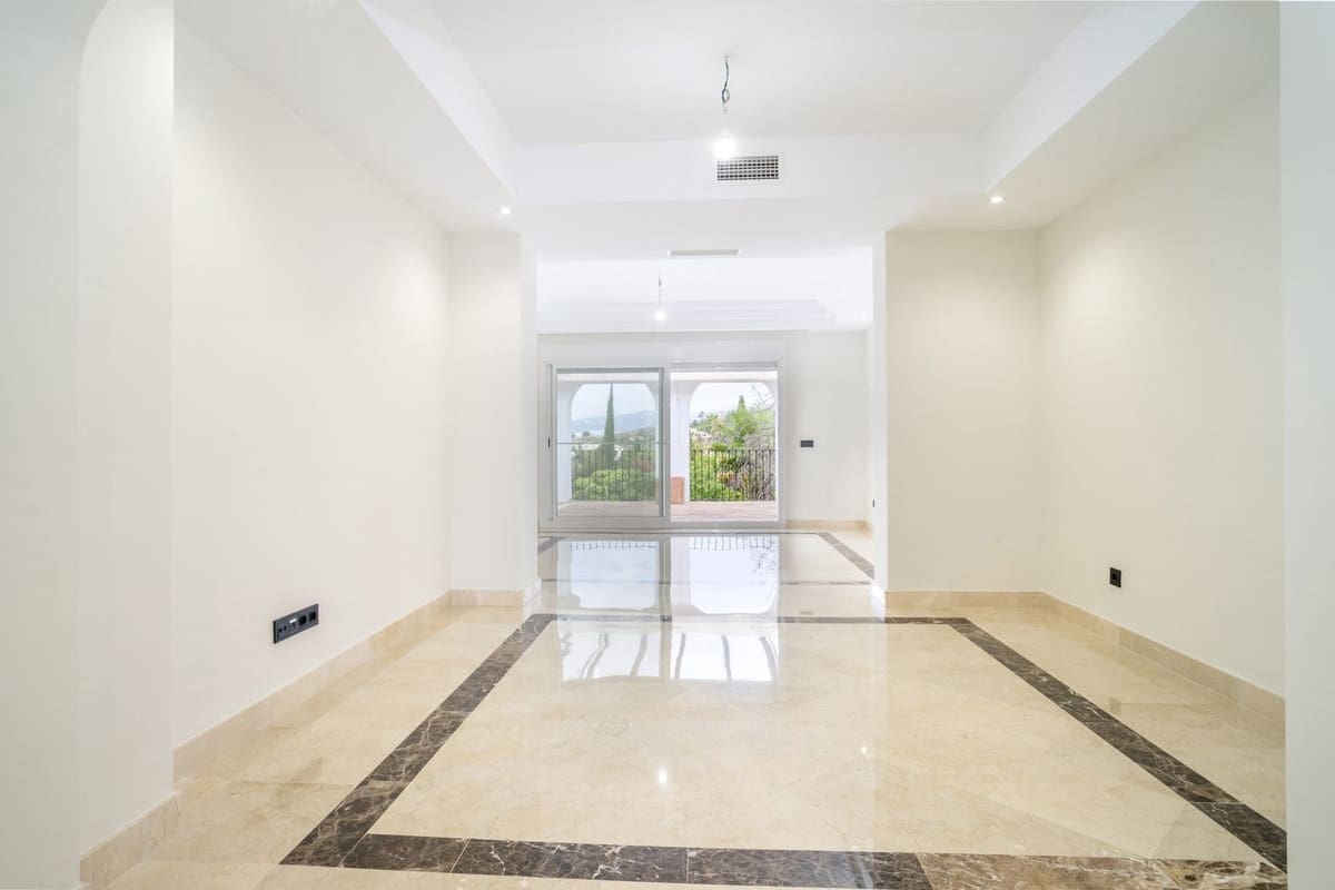 2 chambre Penthouse à vendre à Marbella avec piscine garage - 1 240 000 € (Ref: 9540534)