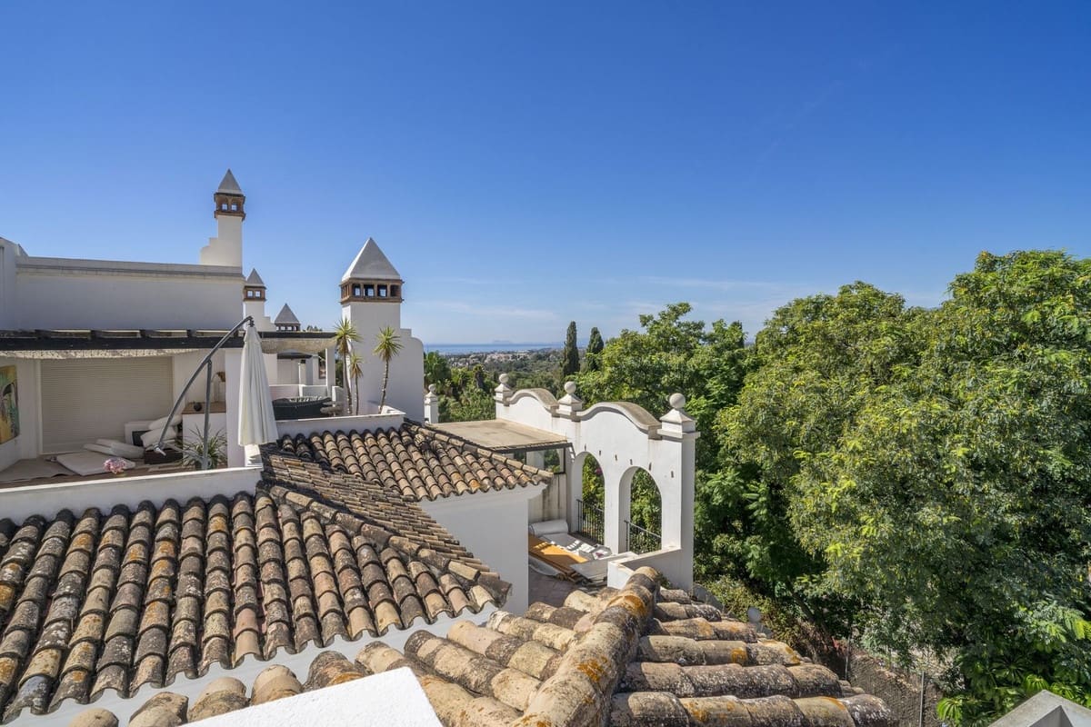 2 chambre Penthouse à vendre à Marbella avec piscine garage - 1 240 000 € (Ref: 9540534)