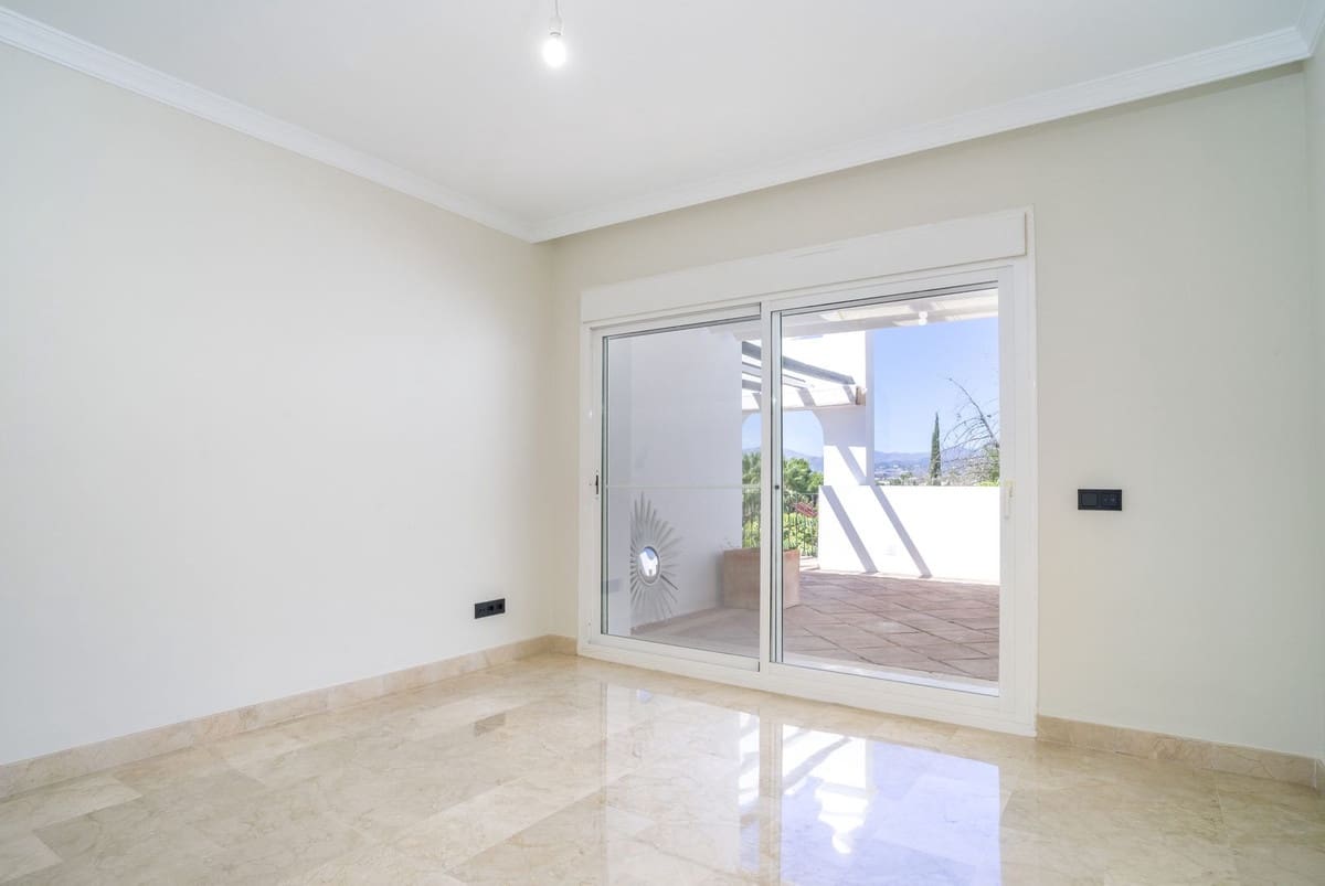 2 chambre Penthouse à vendre à Marbella avec piscine garage - 1 240 000 € (Ref: 9540534)