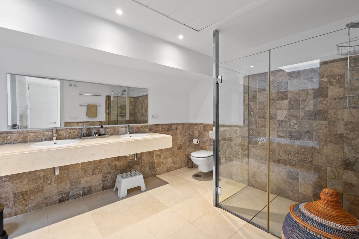 3 soveværelse Penthouse til salg i Los Flamingos med swimmingpool - € 1.250.000 (Ref: 9540535)