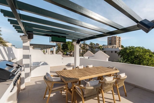 3 quarto Penthouse para venda em La Dama de Noche - La Alzambra, Marbella com piscina garagem - 1 250 000 € (Ref: 9540536)