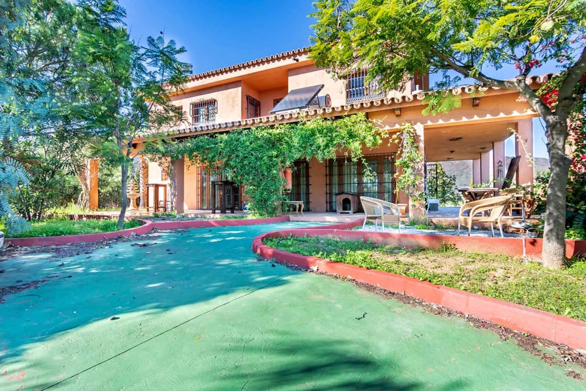 4 sypialnia Finka/Dom wiejski na sprzedaż w Mijas z basenem - 1 250 000 € (Ref: 9540537)