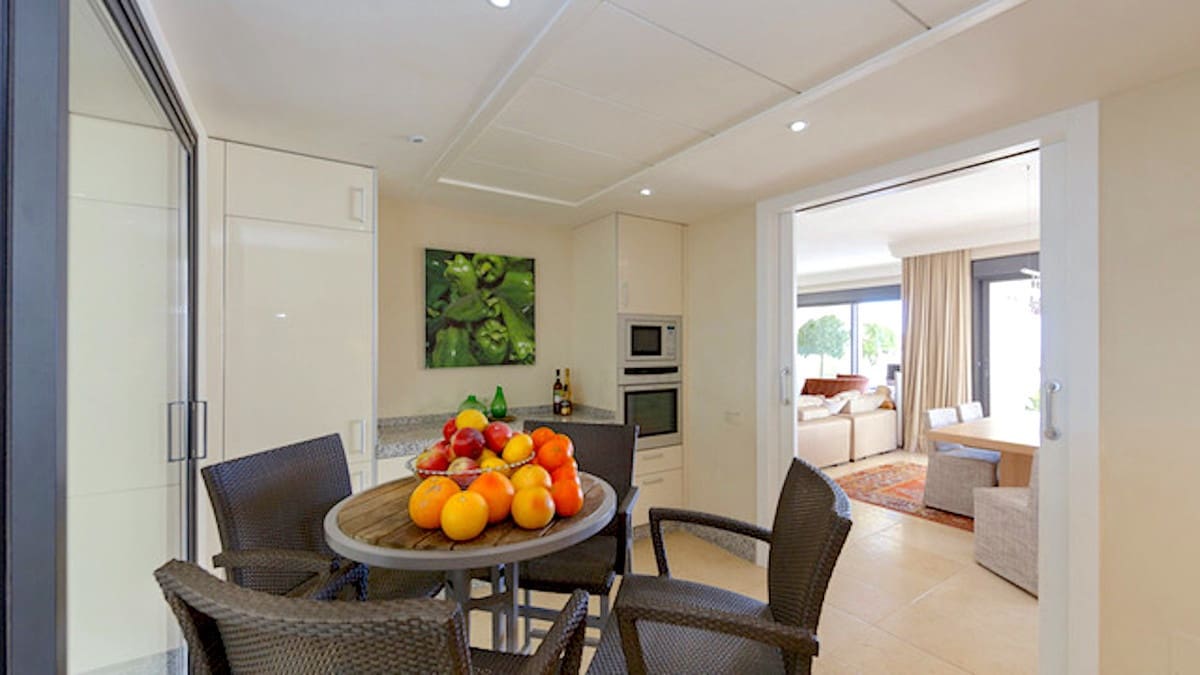 3 quarto Apartamento para venda em Los Monteros com piscina - 1 290 000 € (Ref: 9540540)