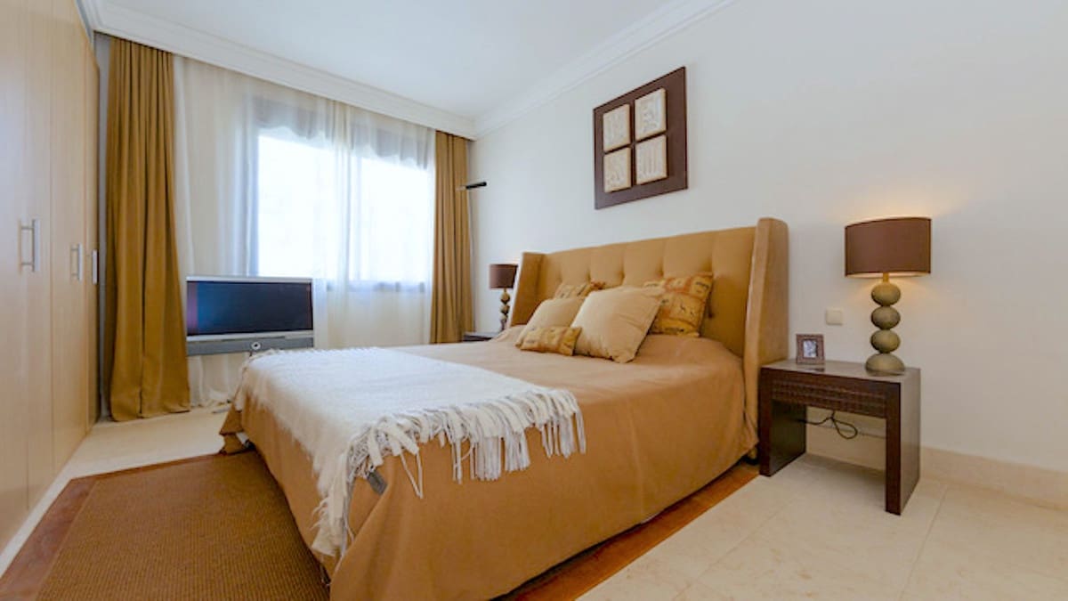 3 quarto Apartamento para venda em Los Monteros com piscina - 1 290 000 € (Ref: 9540540)