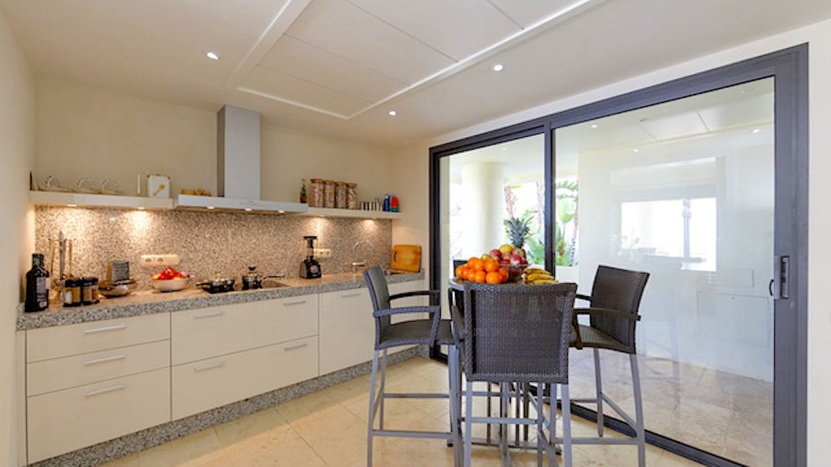 3 quarto Apartamento para venda em Los Monteros com piscina - 1 290 000 € (Ref: 9540540)