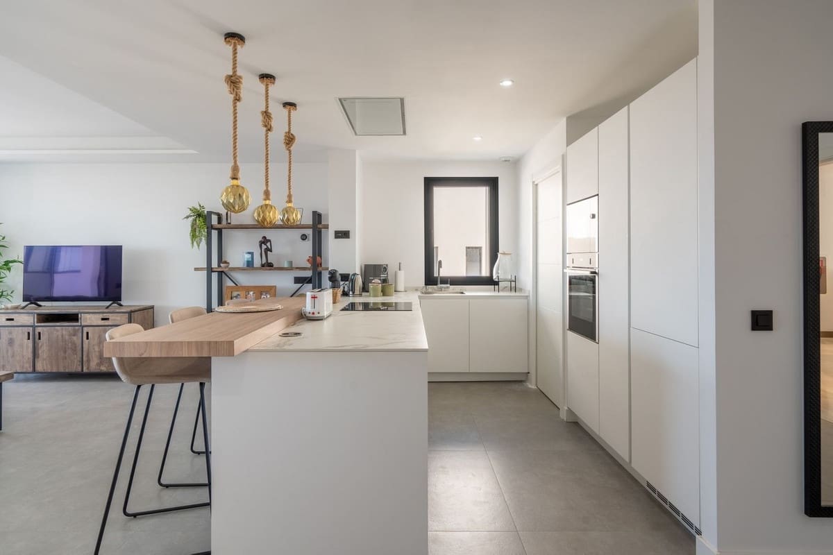 4 bedroom Penthouse for sale in Estepona with pool - € 1,295,000 (Ref: 9540541)