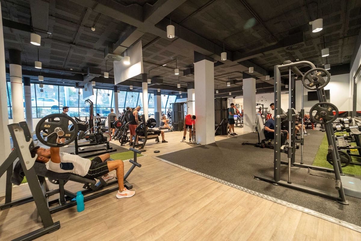 4 bedroom Penthouse for sale in Estepona with pool - € 1,295,000 (Ref: 9540541)