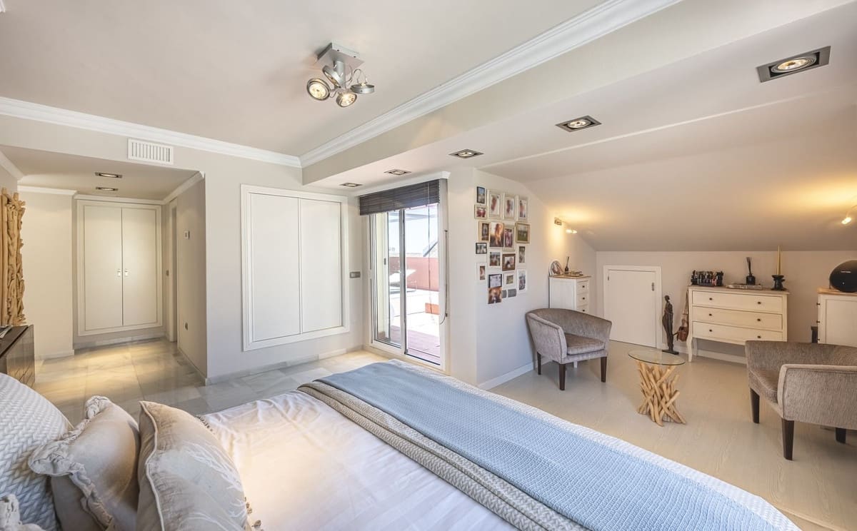 4 slaapkamer Penthouse te koop in Golden Mile met zwembad garage - € 1.295.000 (Ref: 9540542)