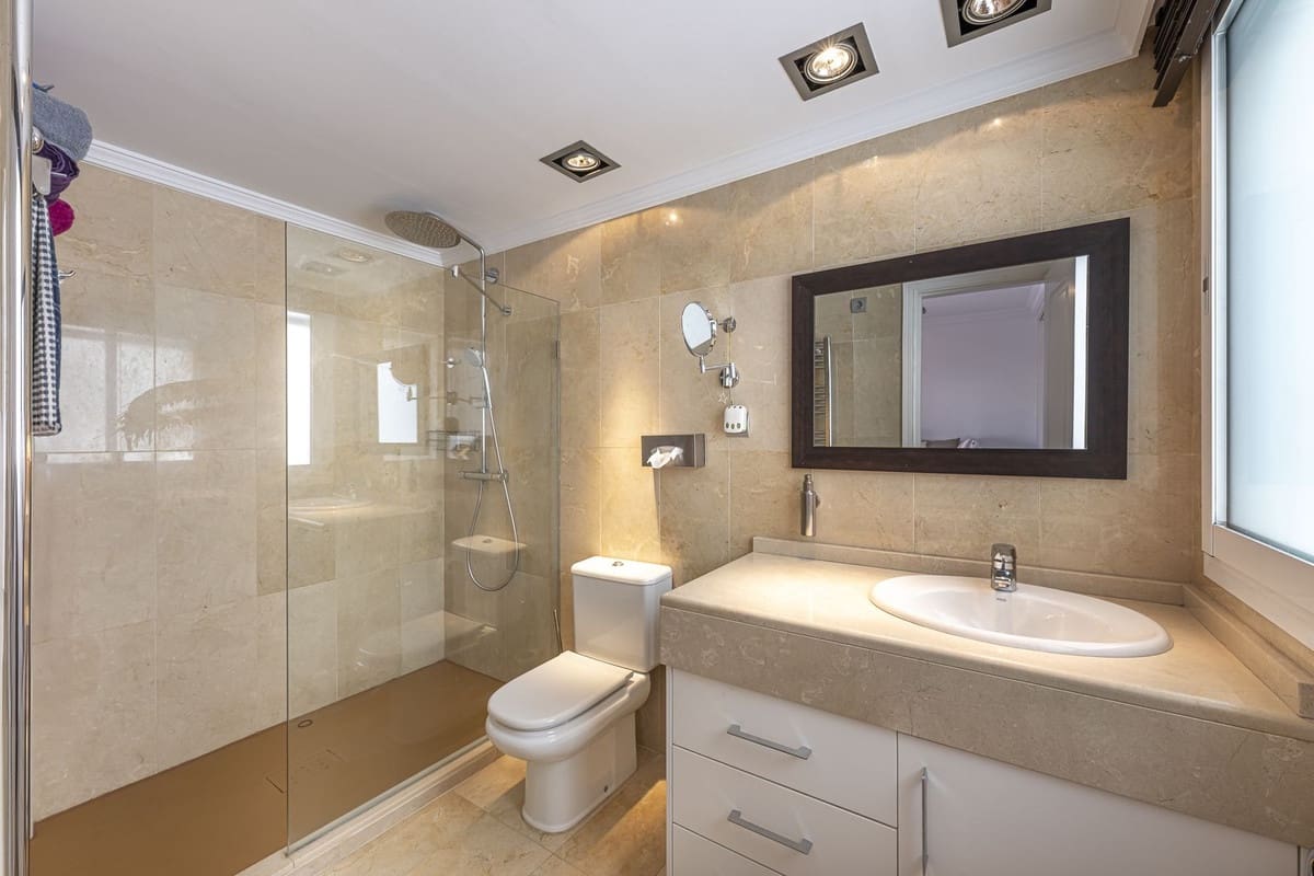 4 slaapkamer Penthouse te koop in Golden Mile met zwembad garage - € 1.295.000 (Ref: 9540542)