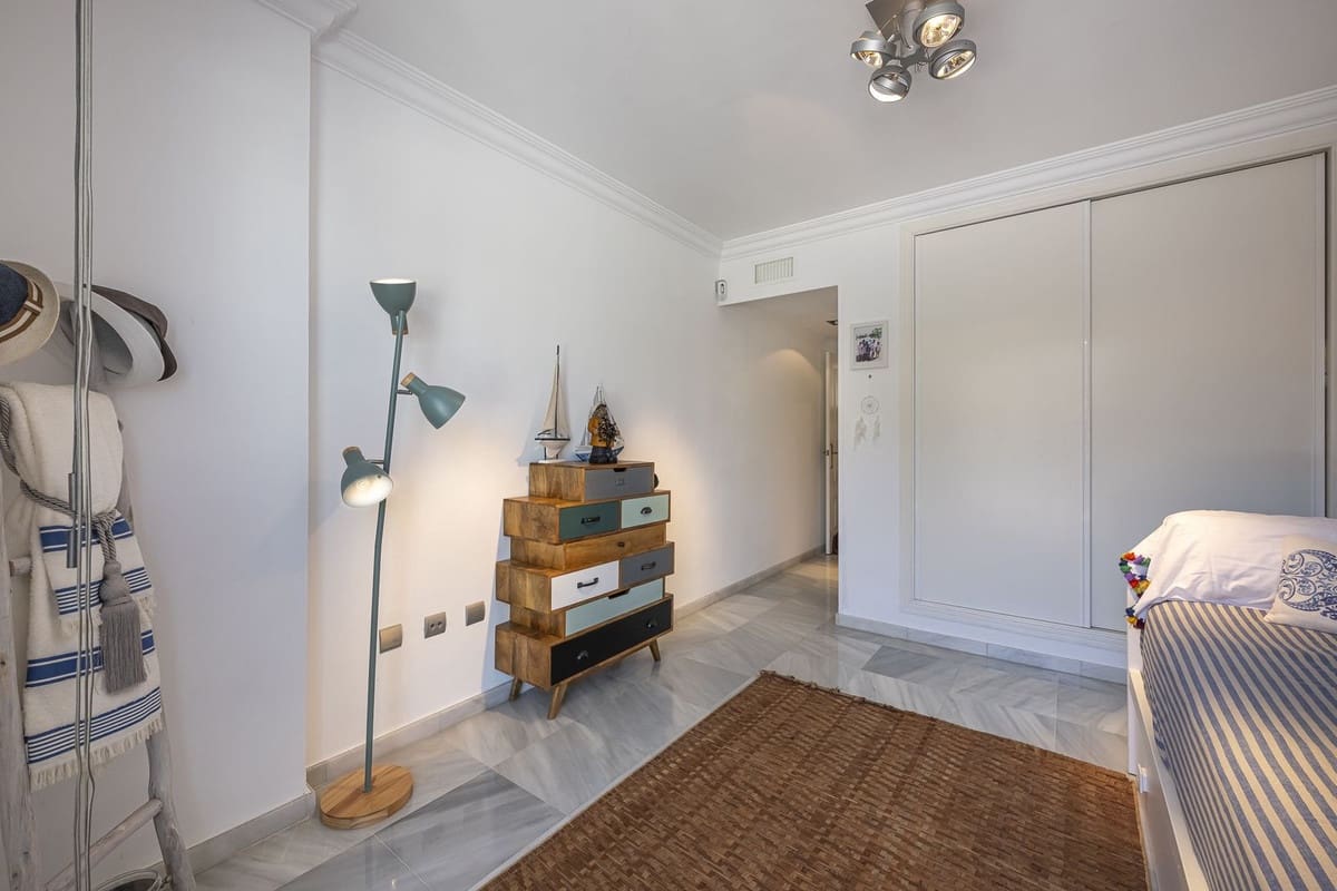 4 slaapkamer Penthouse te koop in Golden Mile met zwembad garage - € 1.295.000 (Ref: 9540542)